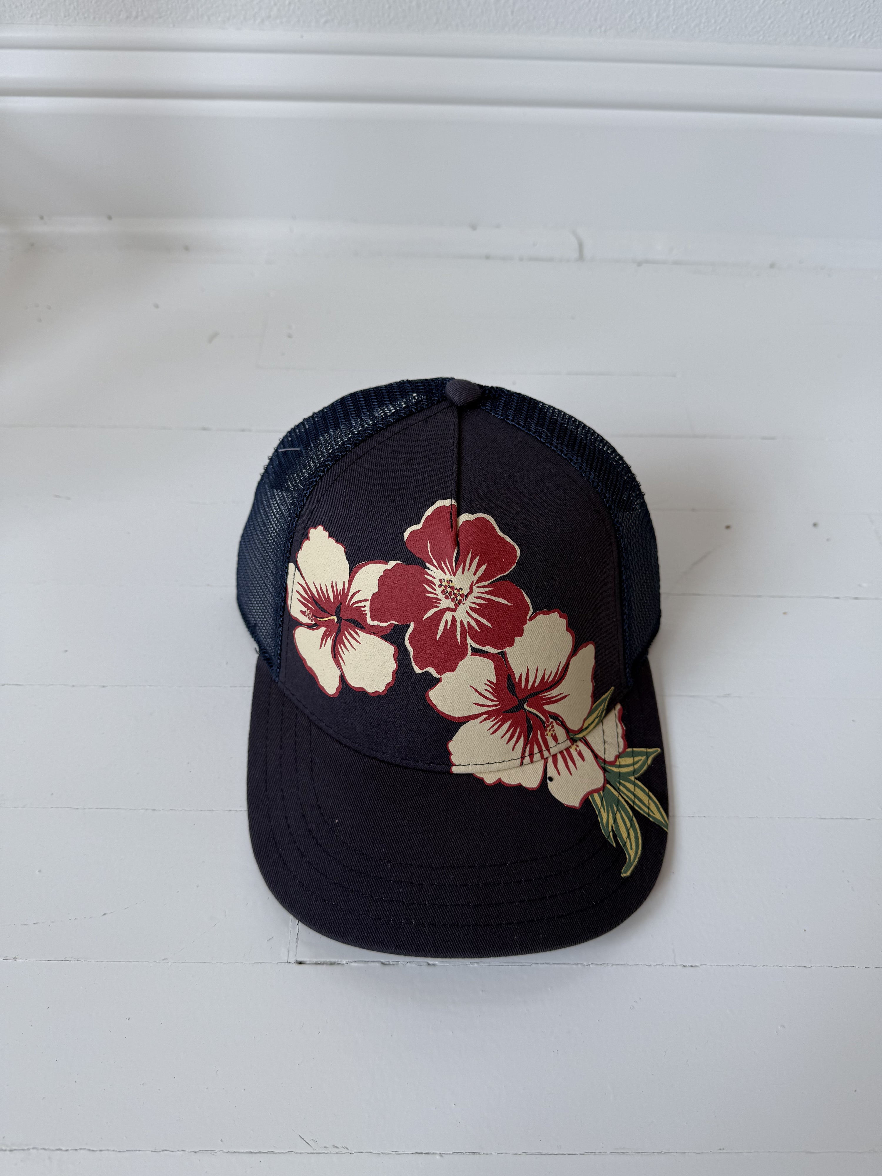 Hibiscus Trucker